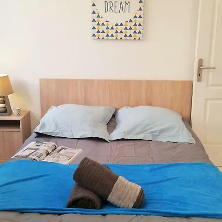 Le De Gaulle Apartment Antibes