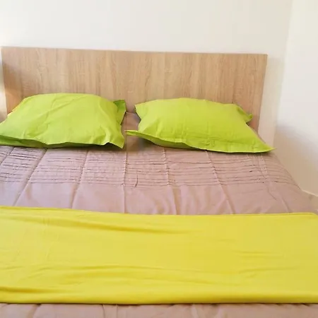 Le De Gaulle Apartment